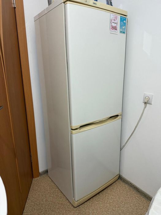 Холодильник б/у в хорошем состояний