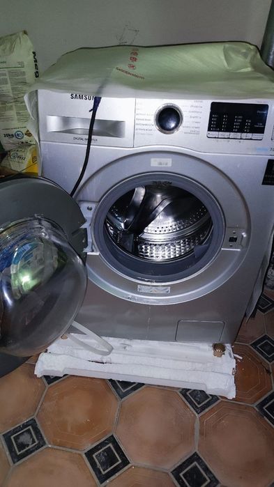 Kir yuvush moshinasi