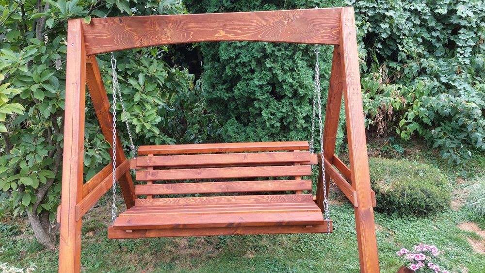 Дървена градинска люлка