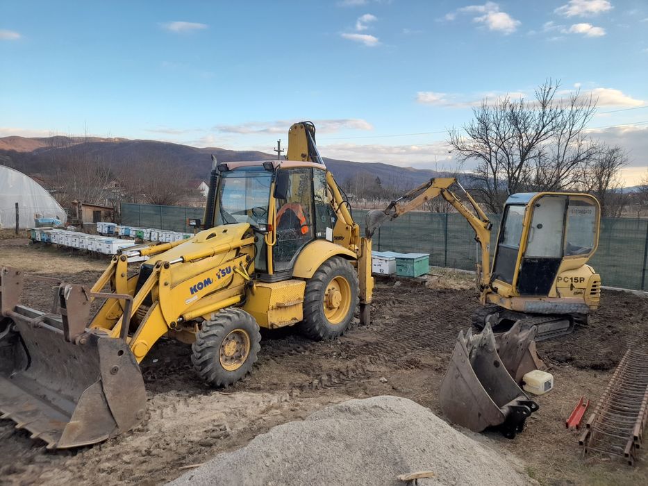 Executam săpături. Miniexcavator și  Buldoexcavator