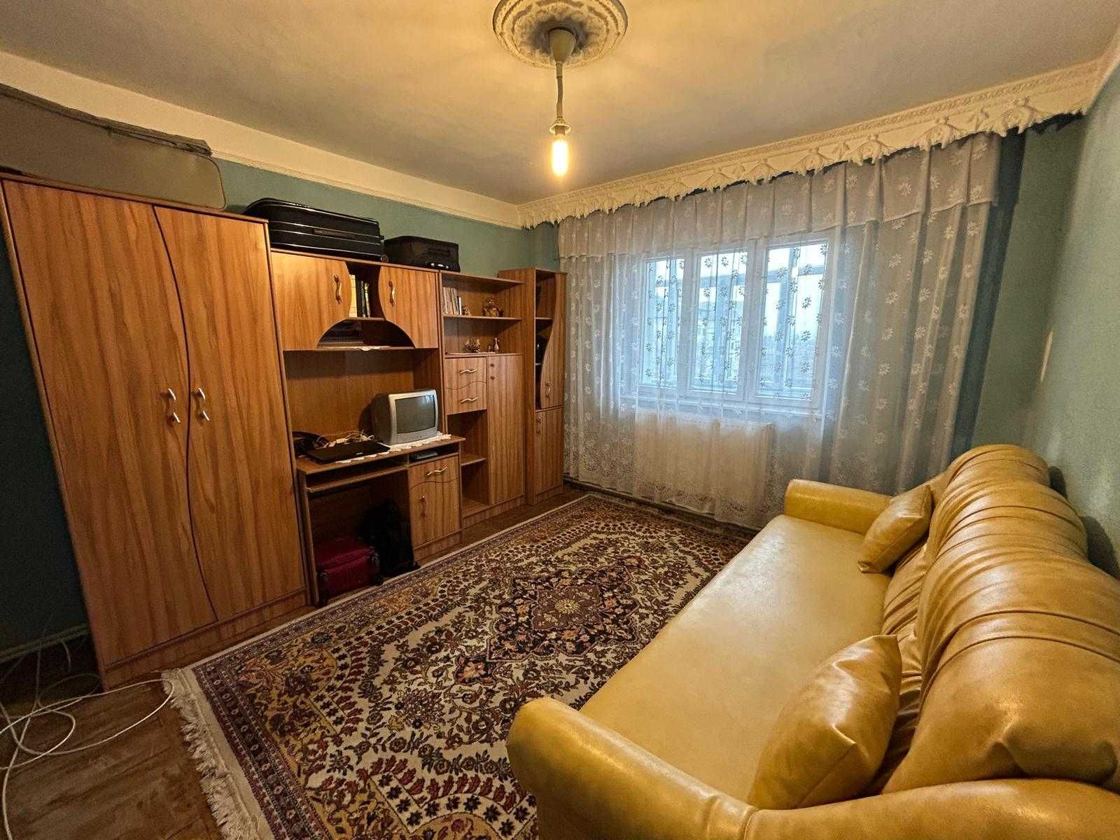 Proprietar - Apartament cu 3 camere, 94 mp, zona PRIMARIE; PRET FIX