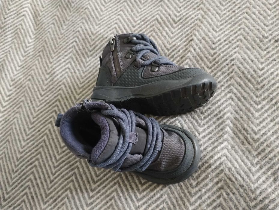 Zara непромокаеми боти номер 22