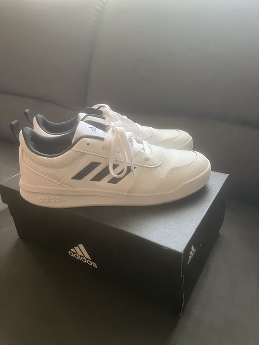 Adidasi Adidas Noi