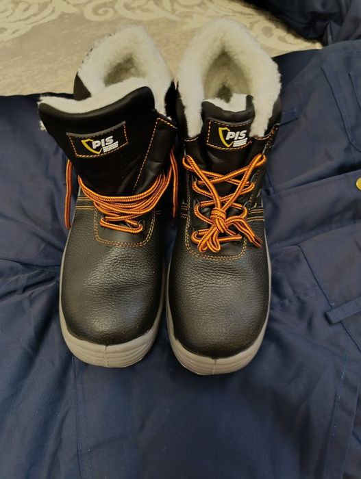 Мужские ботинки новые зимние размер 43