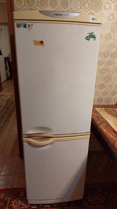 Продам холодильник LG