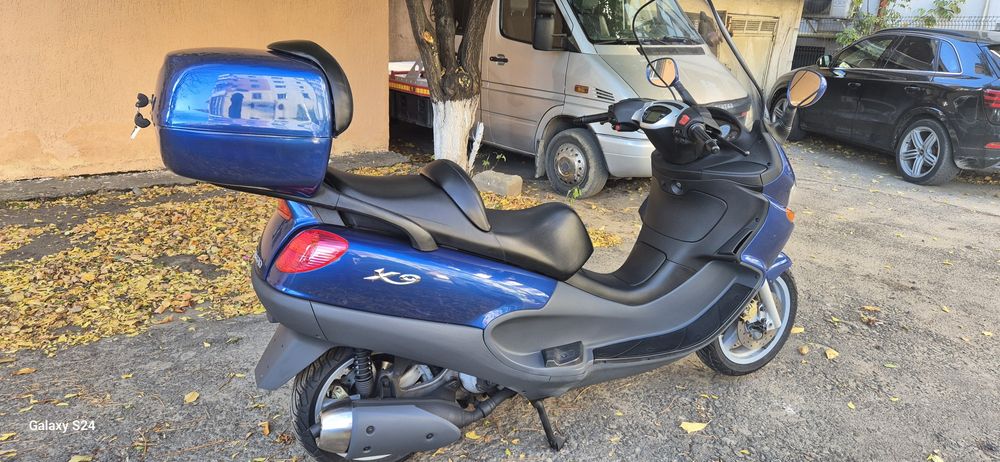 Motoscuter piaggio x9