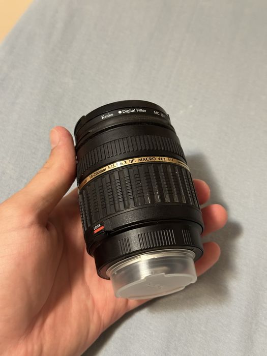 Obiectiv Tamron 18-200 mm, f/3.5-6.3, montură A-mount