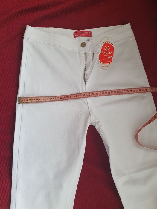 Бял еластичен панталон XL