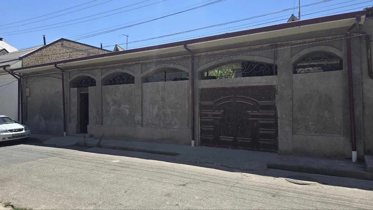 Nazarbeda uy sotiladi