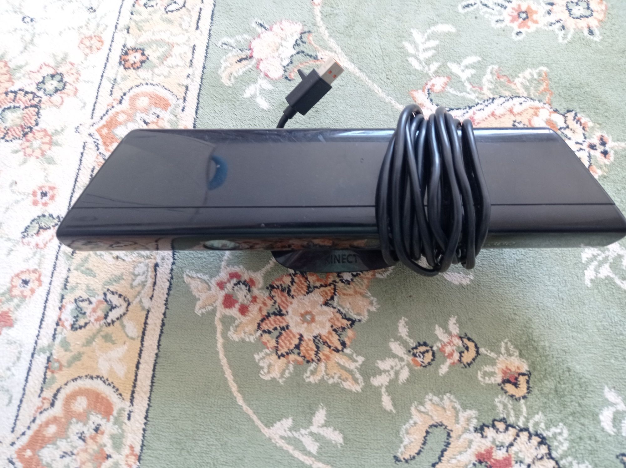 Продам Kinect в отличном состоянии ловит все движения
