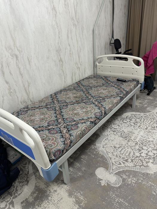 Кровать медицинский