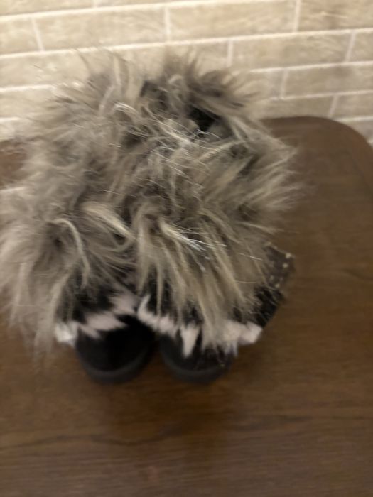 ghete tip UGG 38