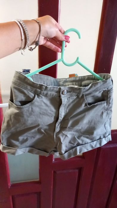 Vând pantaloni scurti dama mărimea S