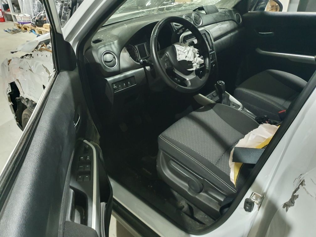 Dezmembrez Suzuki Vitara,  2017 , 1.6 benzină  , euro 6 , 72000 km