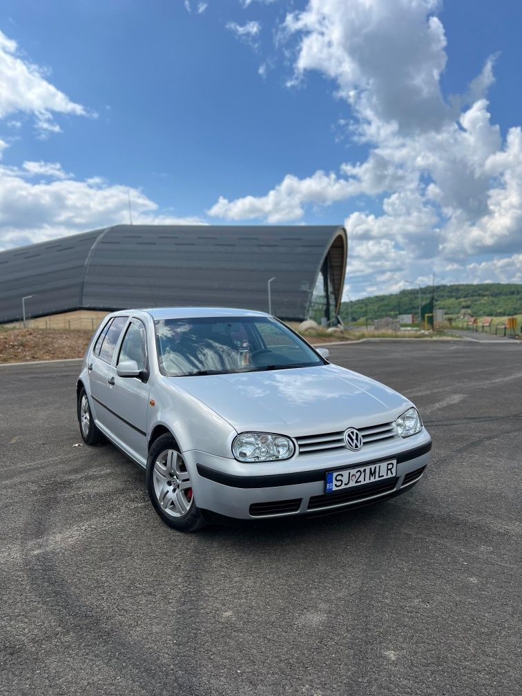 Volkswagen Golf exemplar