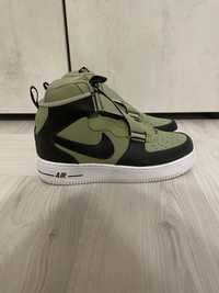 Adidiasi nike air force 1 hightness