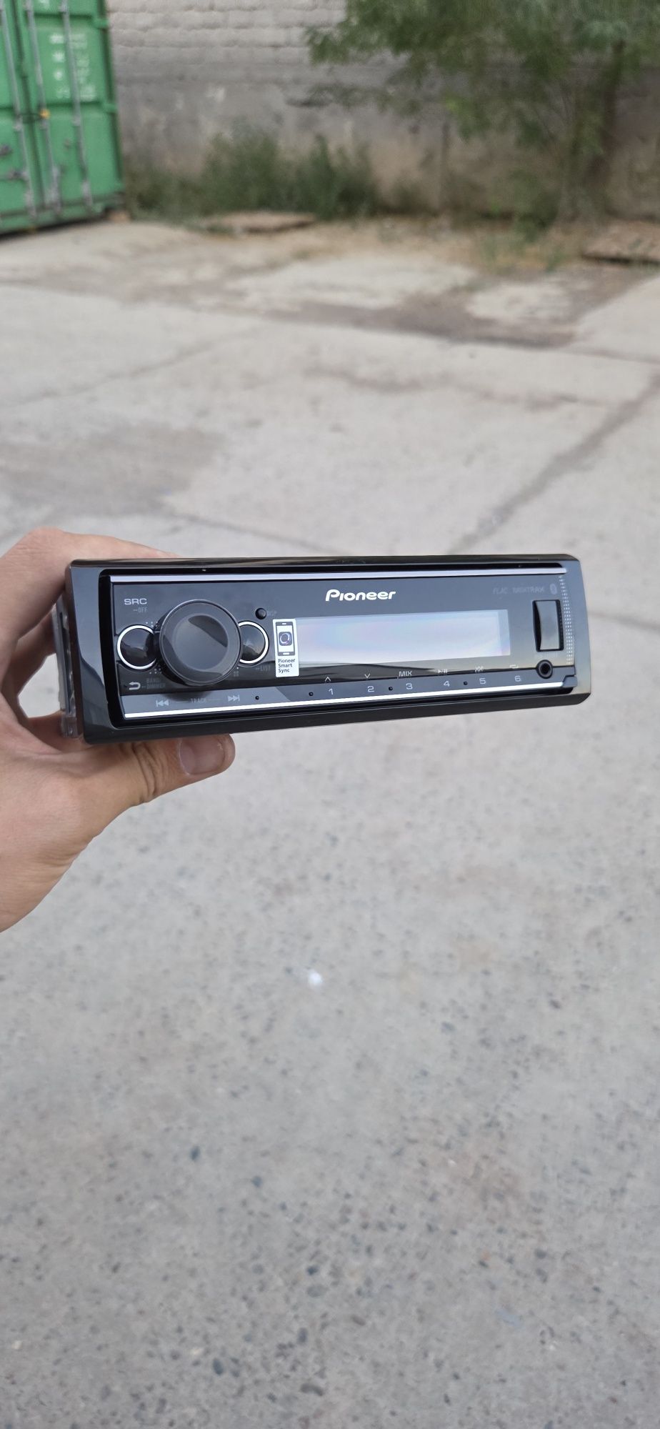 Pioneeer MVH 520 bt