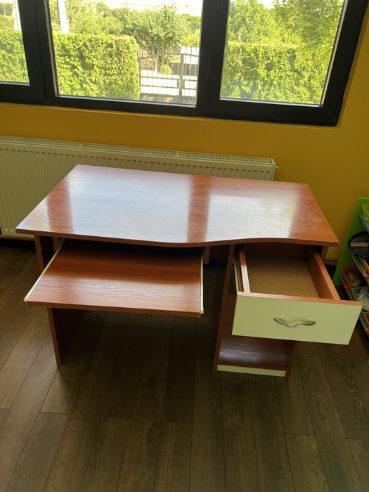 Ученическо бюро……….