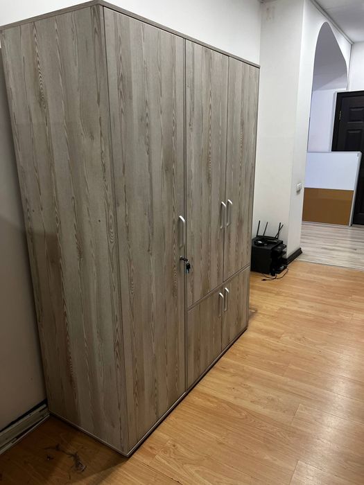 Шкаф продаётся срочно