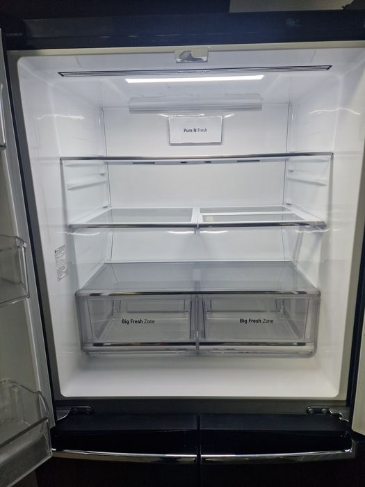 Side by side LG InstaView