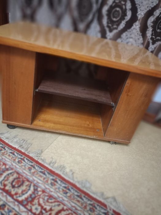 Продам журнальный столик