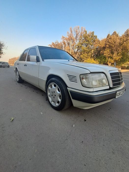 Мерседес Бенз 124