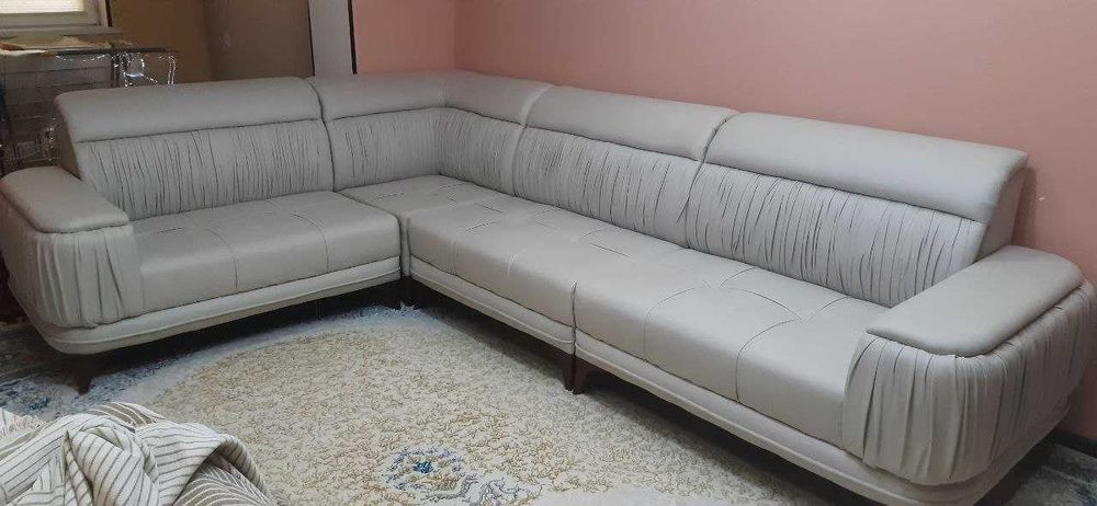 Уголок диван сотилади