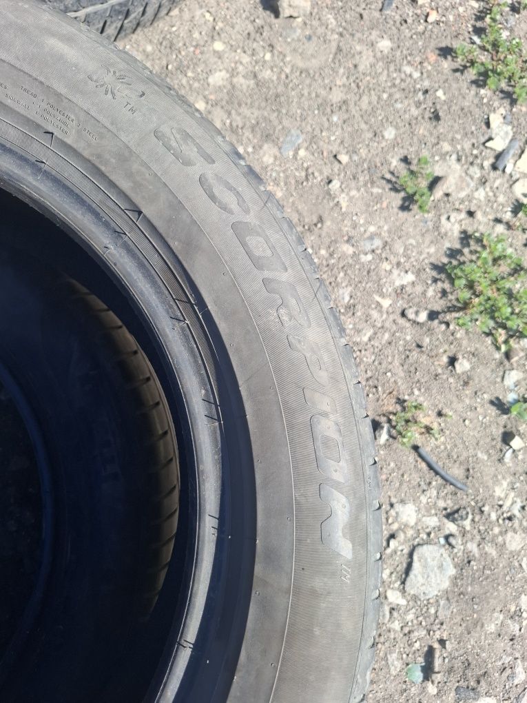 Vand 2 anvelope 235 55 18 pireli bune de vara dot 2021
