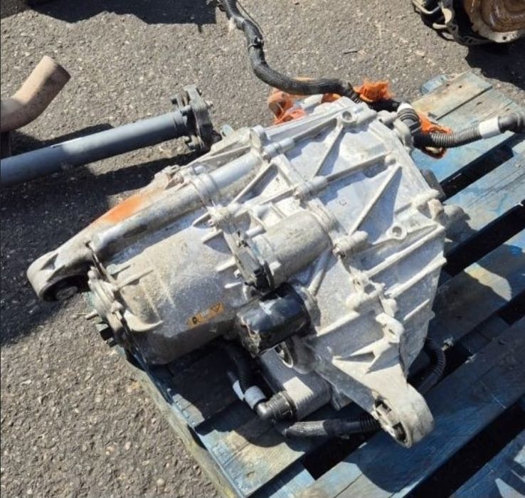 Vând motor original electric Tesla, cod 1587780‑00‑C, demontat din unu