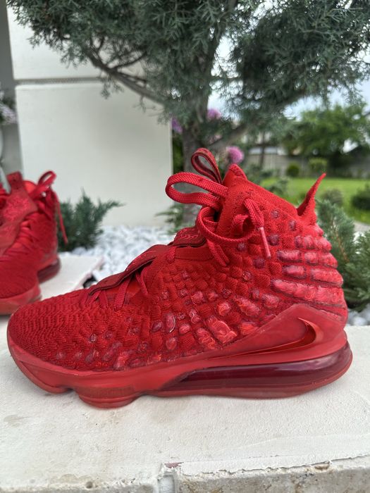 Nike Lebron 17 Red