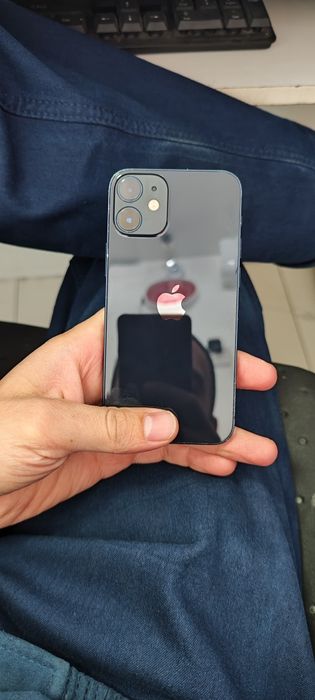 Iphone 12 mini. Kepak
