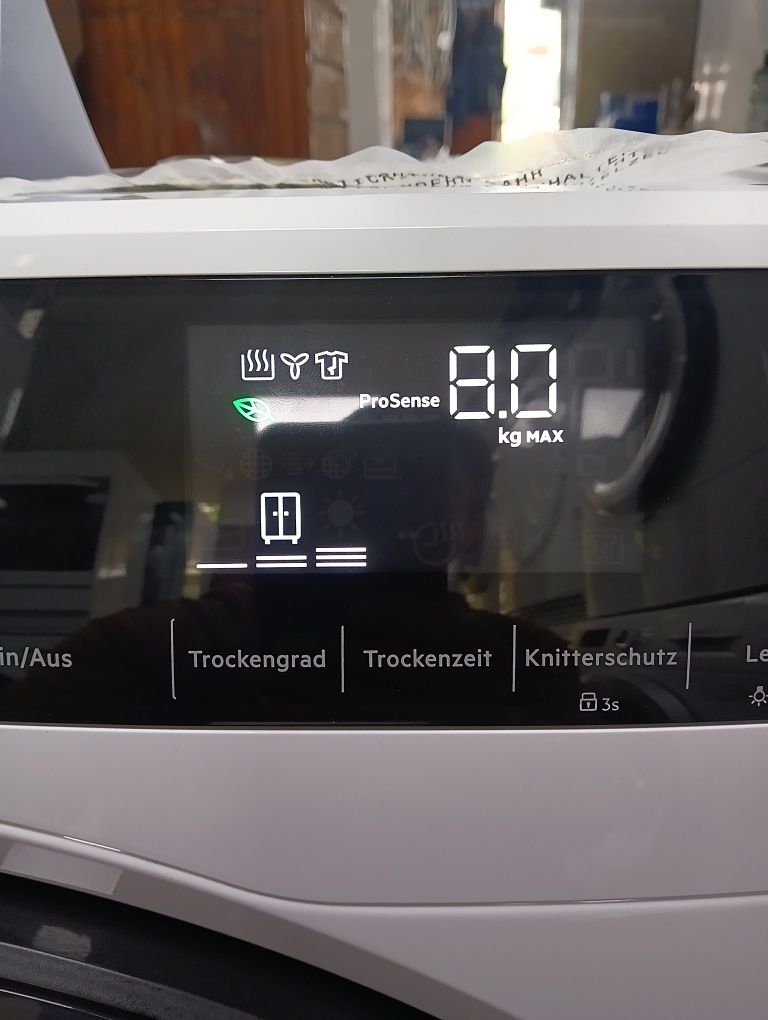 Чисто нова сушилня с термопомпа AEG 9000 Series  A+++  8кг ГАРАНЦИЯ