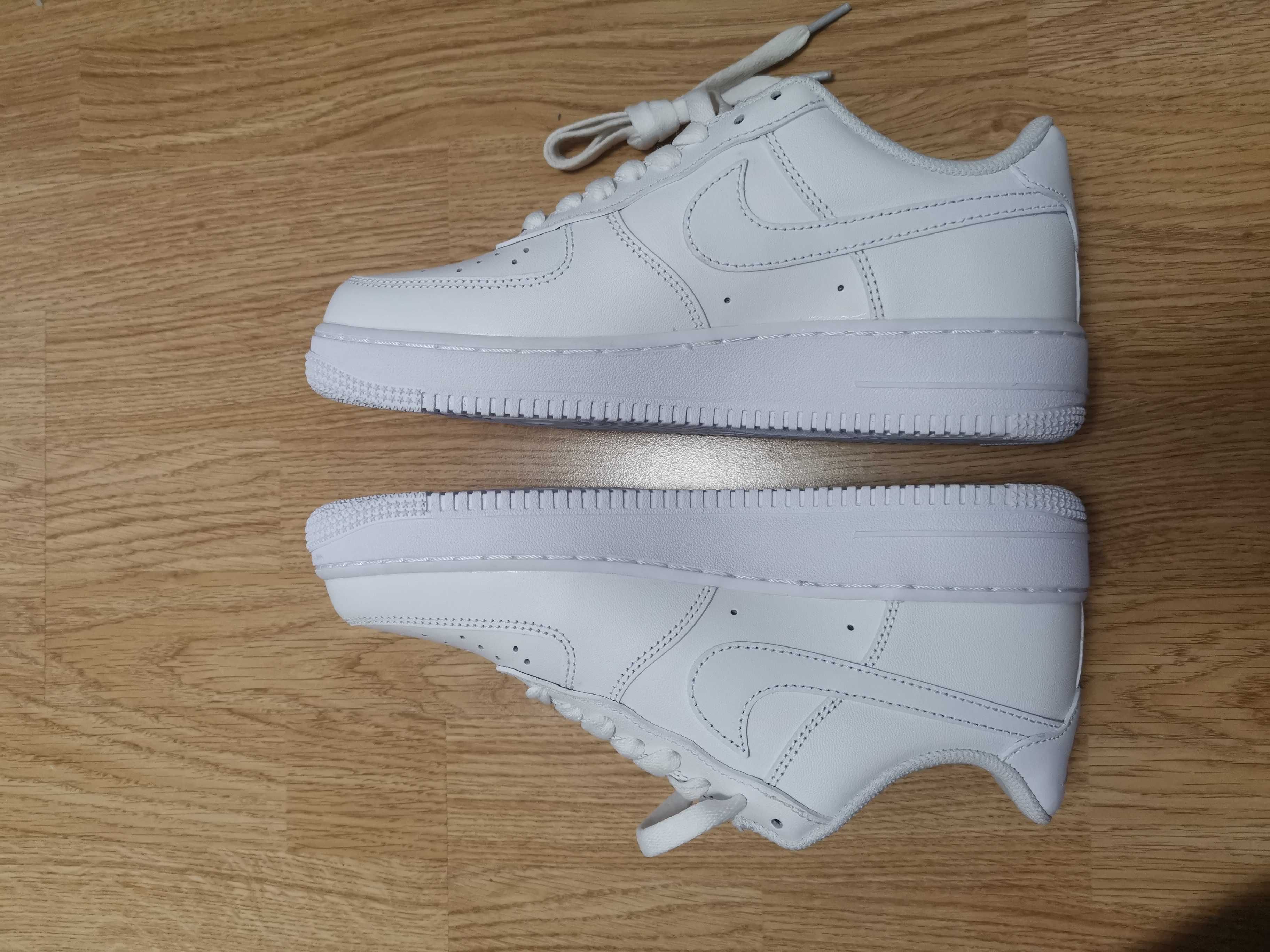 Нови с кутия! Оригинални Nike Air Force 1 - EU 42,5 / EU 43