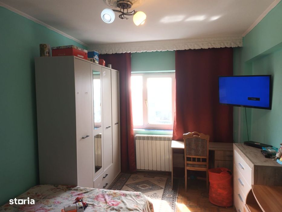 Apartament 3 camere Zona Petre Liciu - etaj 3 - 77 mp