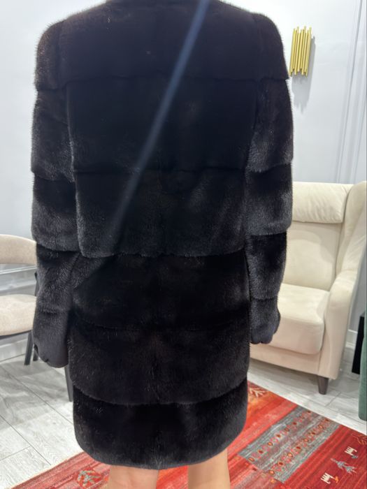 Норковая шуба «Вackglama» в идеальном состоянии