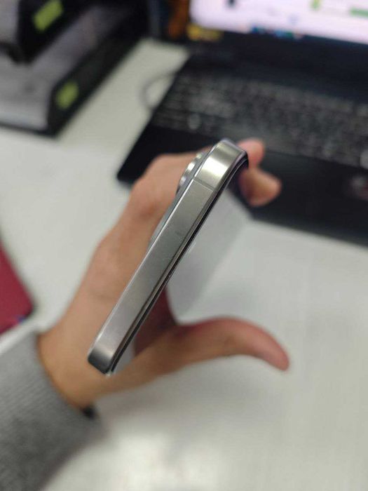 iPhone 16 pro max 256 desert titanium