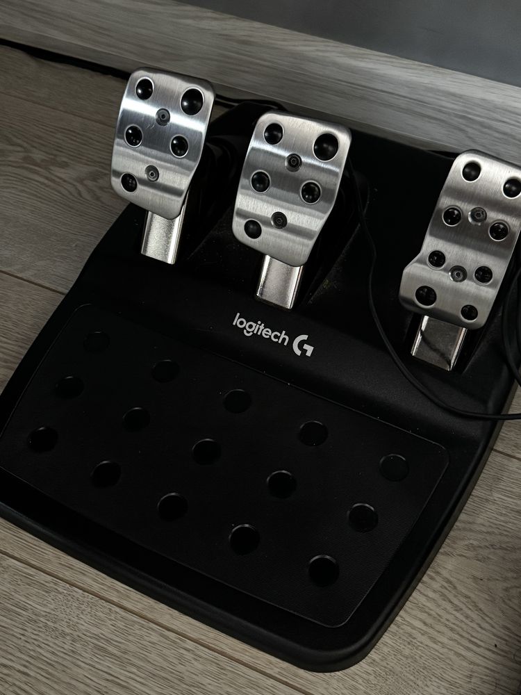 Волан+педали+шифтър Logitech G29