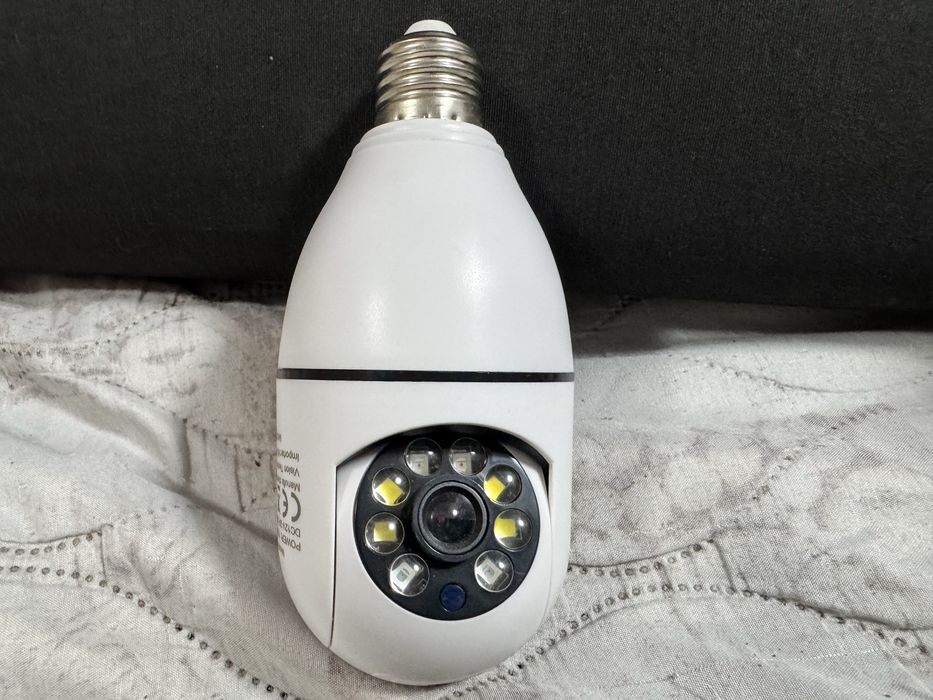 Wifi камера за място на крушка