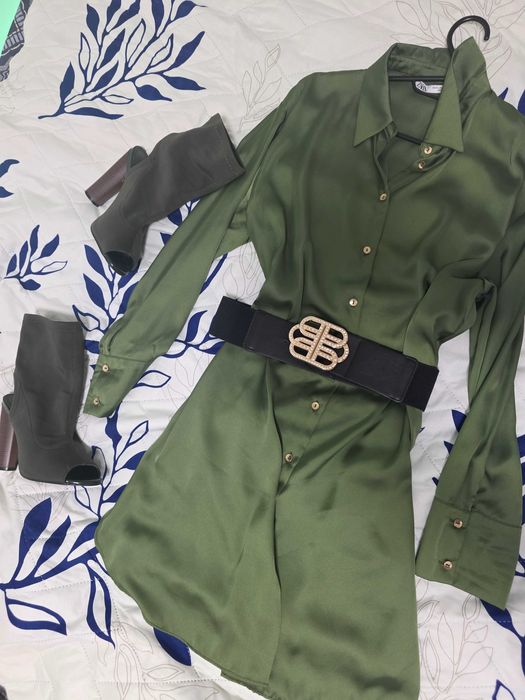 Елегантна рокля с обувки за повод