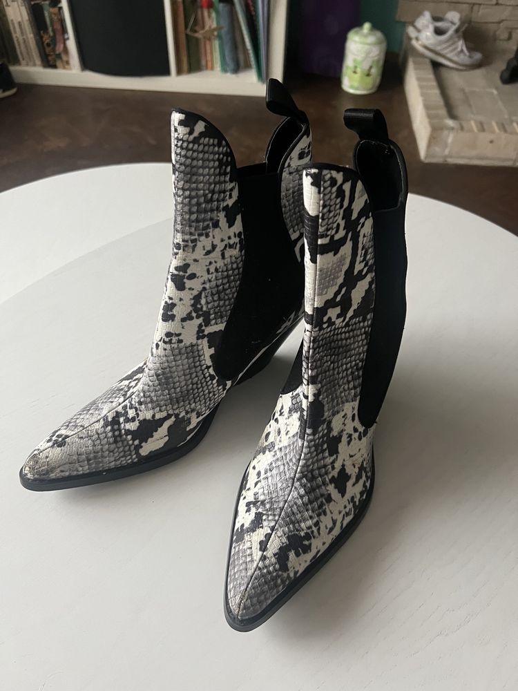 Zara Cowboy boots