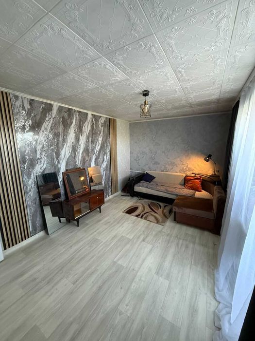 Продам 2 комнатную квартиру в центре