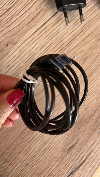 2 броя зариадни за Samsung телефон - стари модели