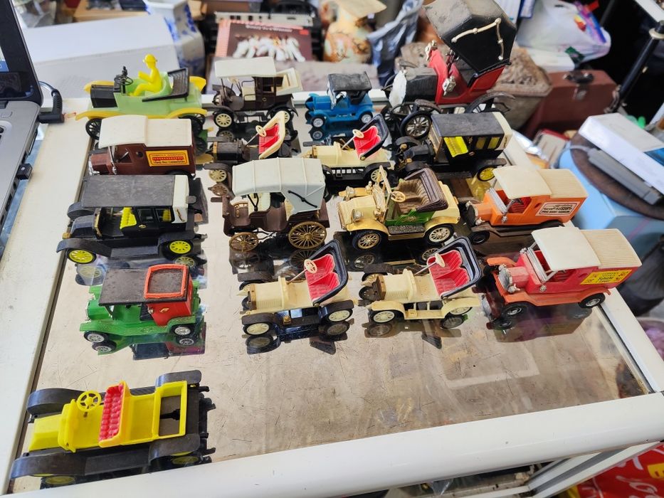 Лот пластмасови колички