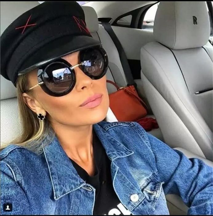 Dolce & Gabbana слънчеви очила по модел на марката