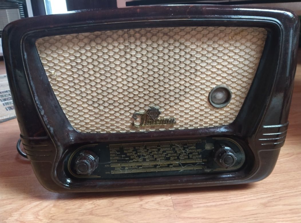 Radio vechi Ilmenau-Made in Germany 1955 
In conditie excelenta