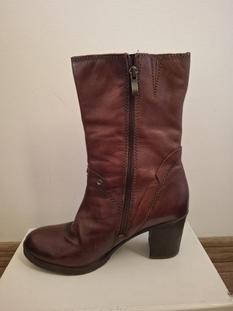 Ghete din piele bordo cu capse decorative, mărimea 40