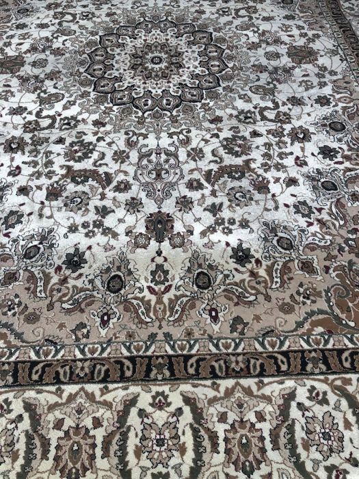 Ковёр продам в хорошем состоянии 3×4 чистый теплый