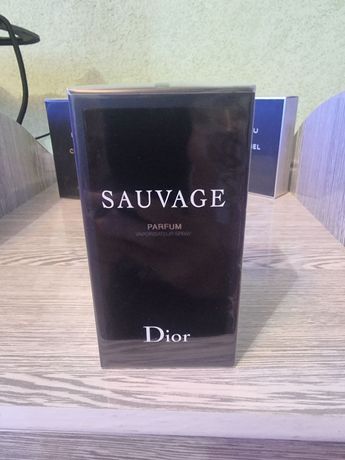 SAUVAGE parfum Dior для мужчин