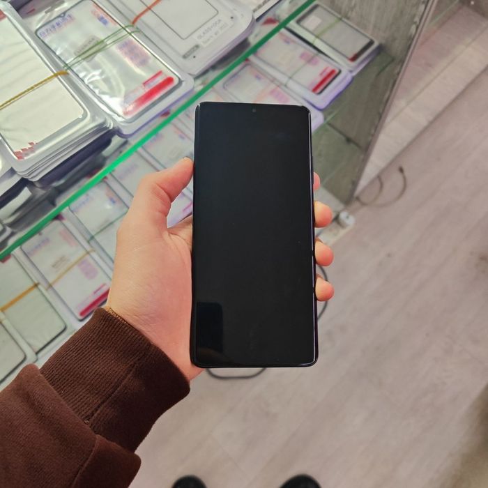 Samsung s21 ultra 5g
Faqat obmen 
Igrovoy tellarga
Snapdragon 8 gen 1,