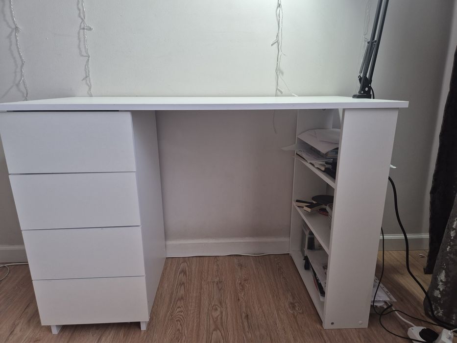 Продаётся письменный стол